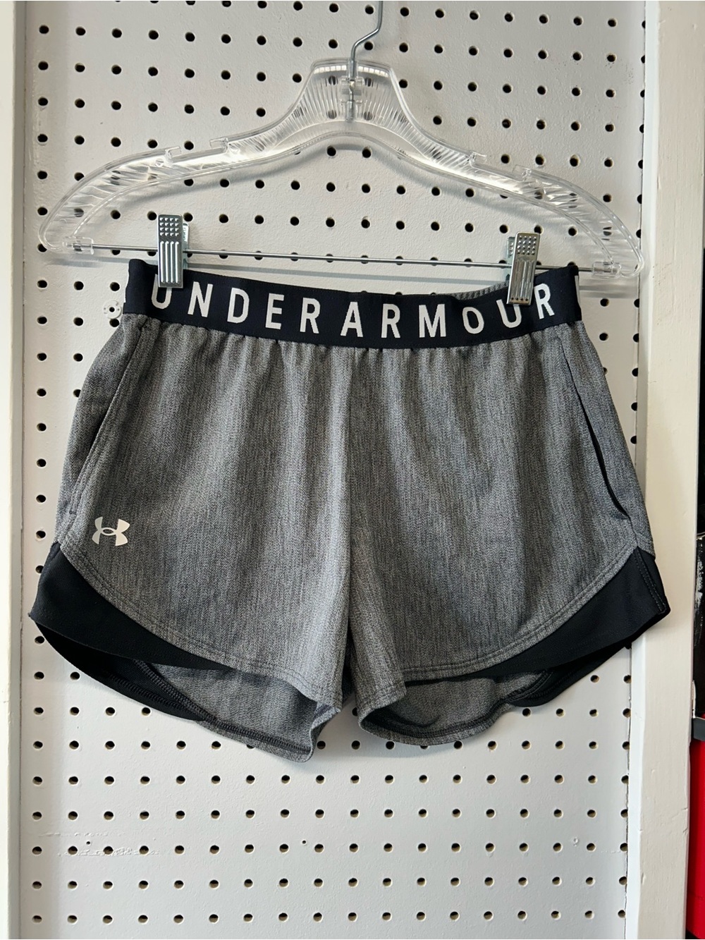Under Armour Women's Heather Gray Athletic Shorts with Black Trim XS Loose
